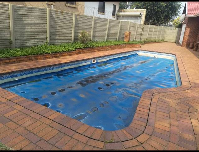 3 BEDROOM HOUSE FOR SALE IN DERSLEY